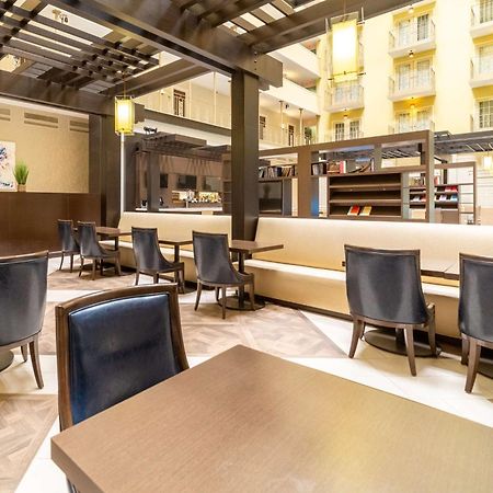 Doubletree Suites By Hilton At The Battery Atlanta Smyrna Exteriör bild