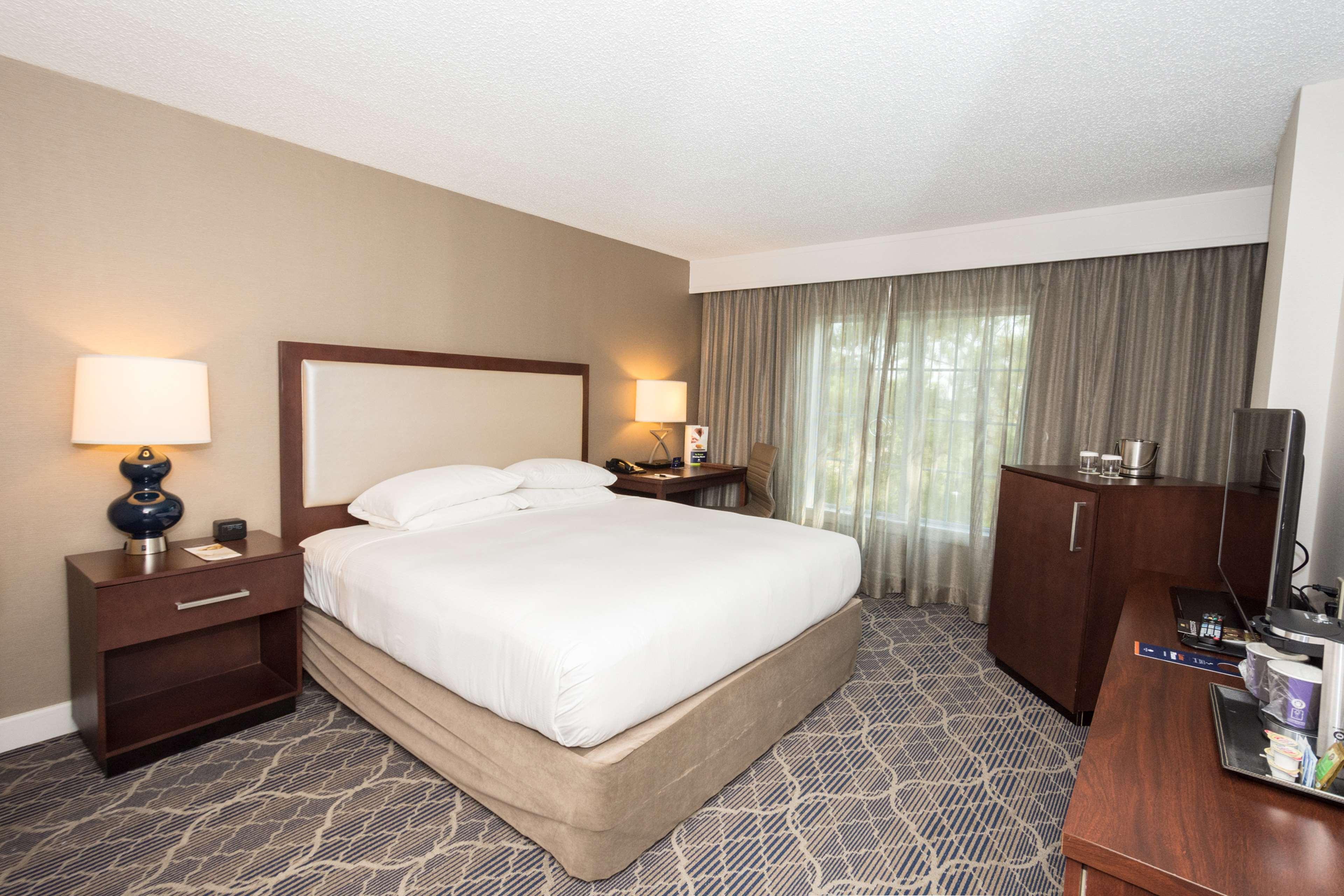 Doubletree Suites By Hilton At The Battery Atlanta Smyrna Exteriör bild