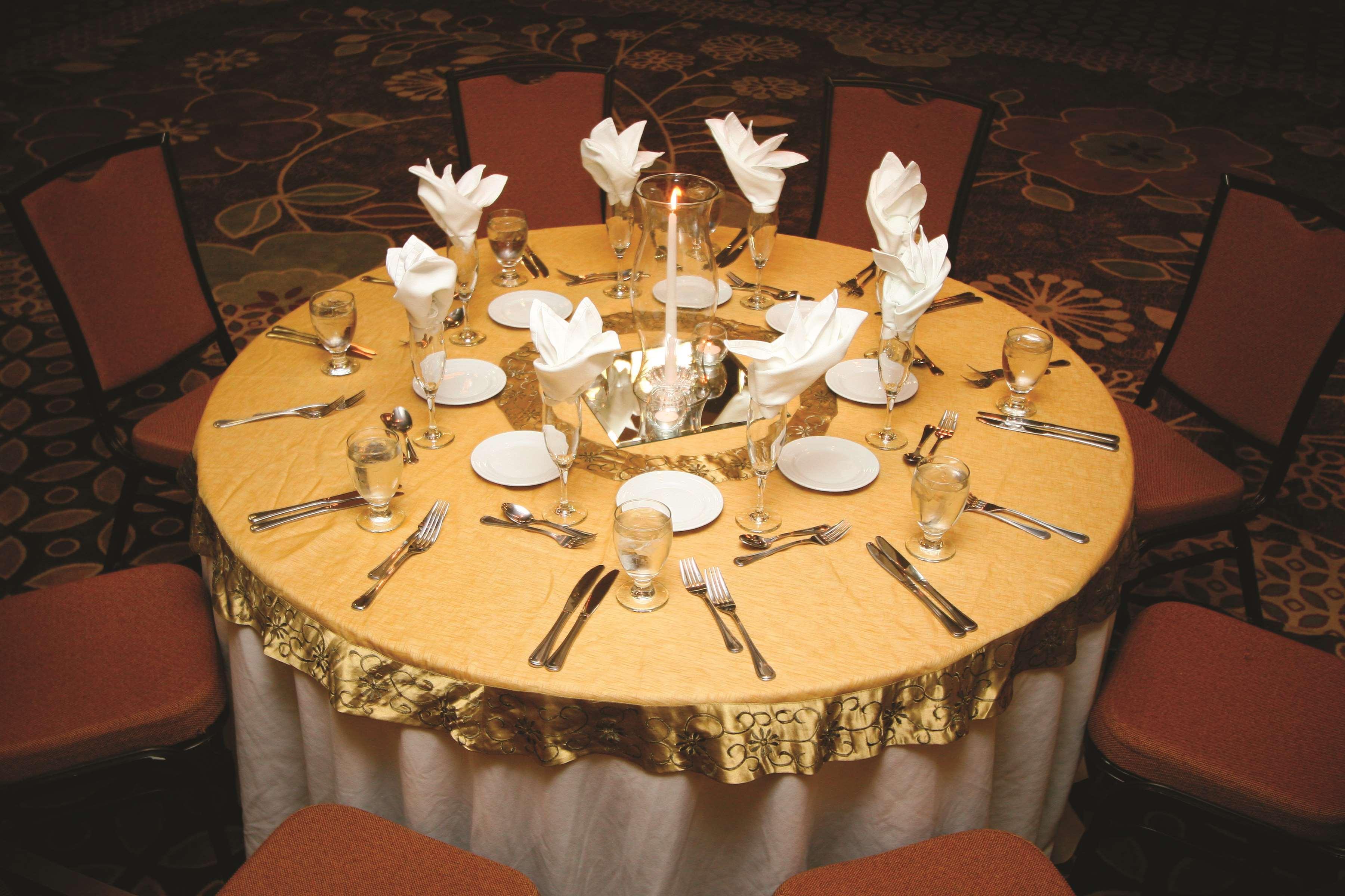 Doubletree Suites By Hilton At The Battery Atlanta Smyrna Restaurang bild