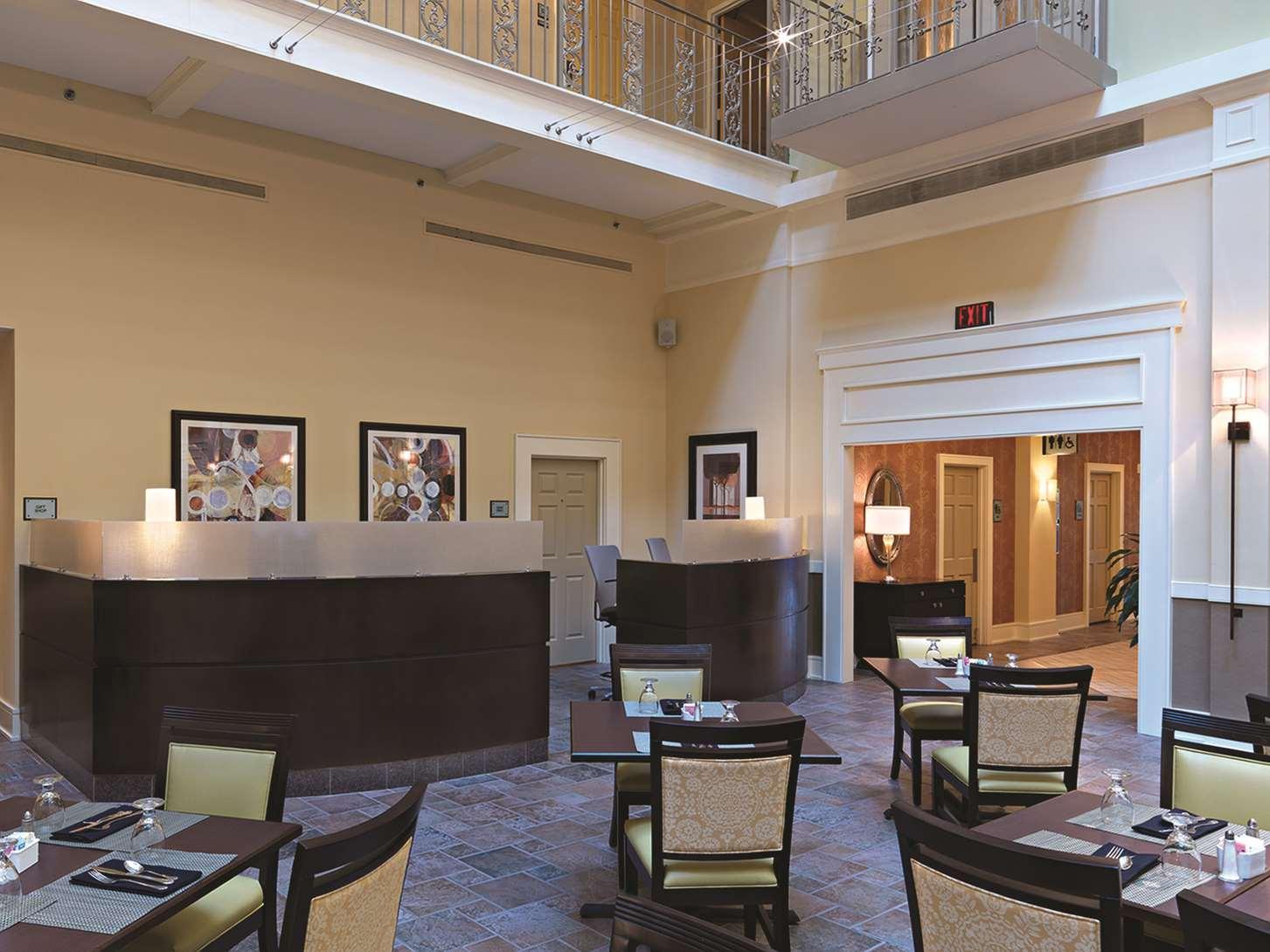 Doubletree Suites By Hilton At The Battery Atlanta Smyrna Exteriör bild
