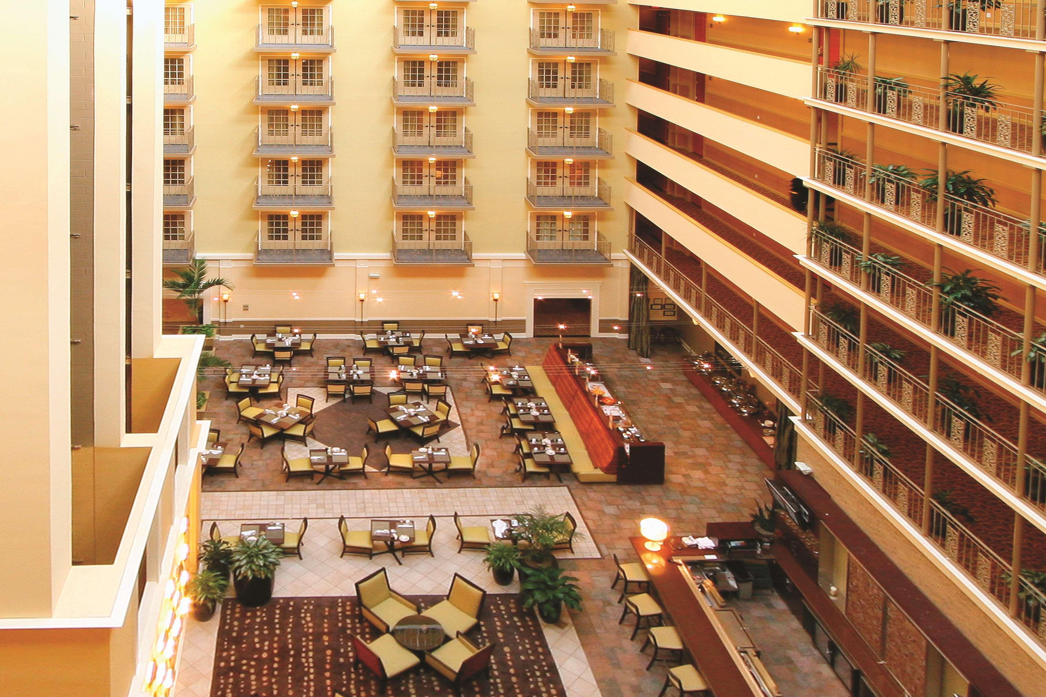 Doubletree Suites By Hilton At The Battery Atlanta Smyrna Exteriör bild