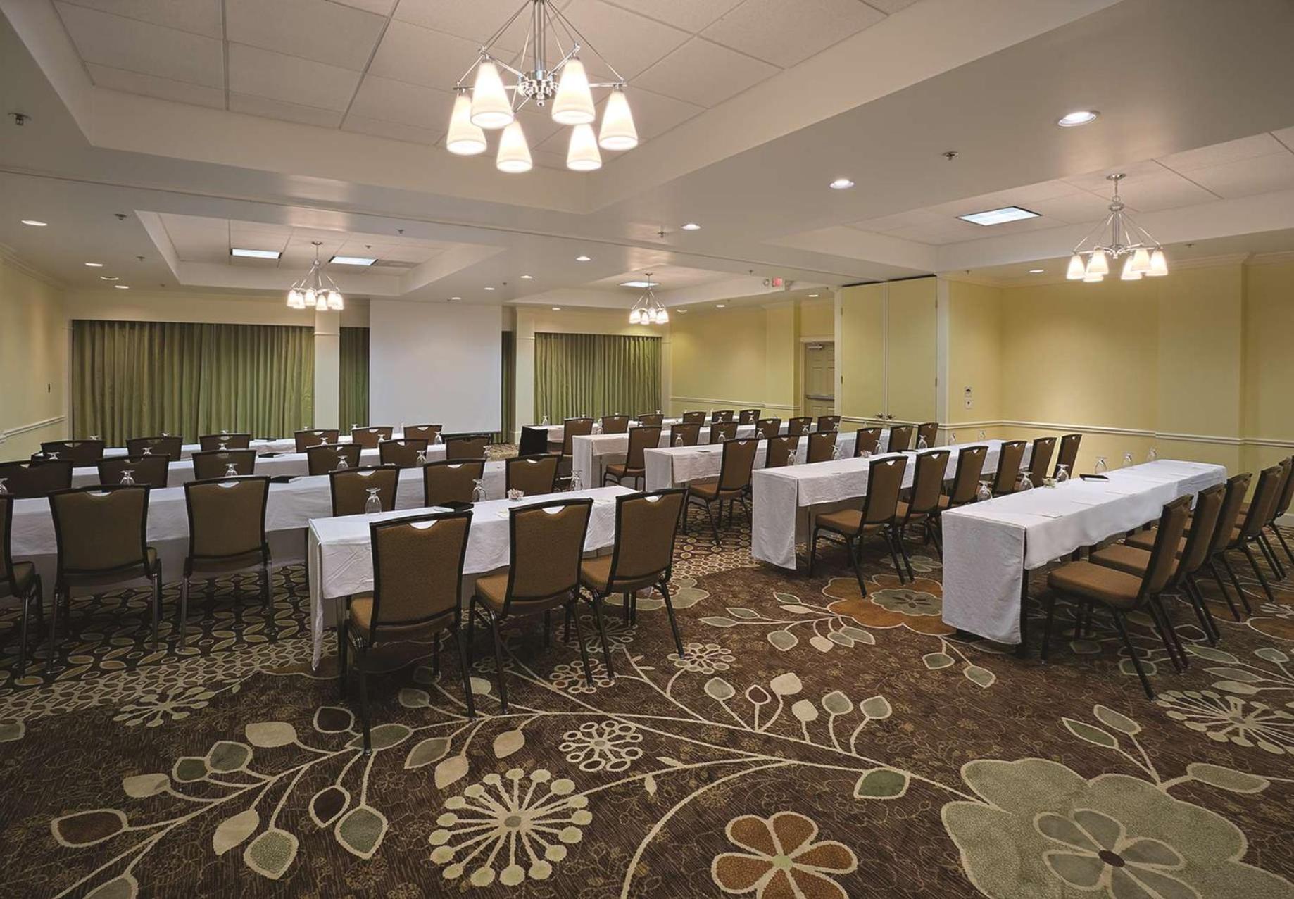 Doubletree Suites By Hilton At The Battery Atlanta Smyrna Exteriör bild