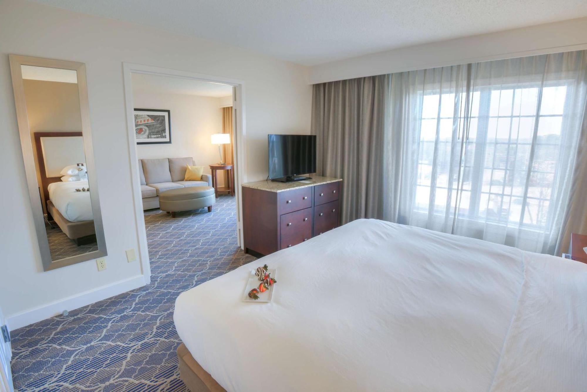 Doubletree Suites By Hilton At The Battery Atlanta Smyrna Exteriör bild
