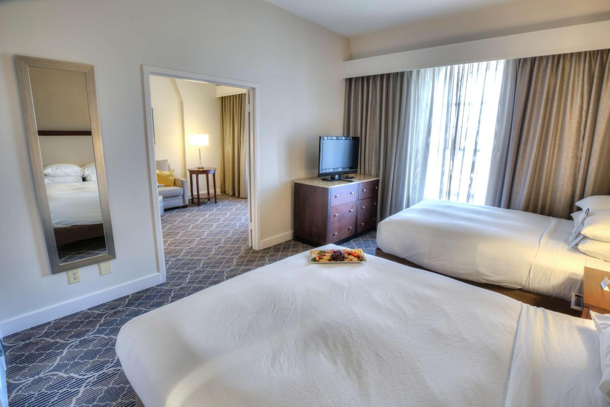 Doubletree Suites By Hilton At The Battery Atlanta Smyrna Exteriör bild
