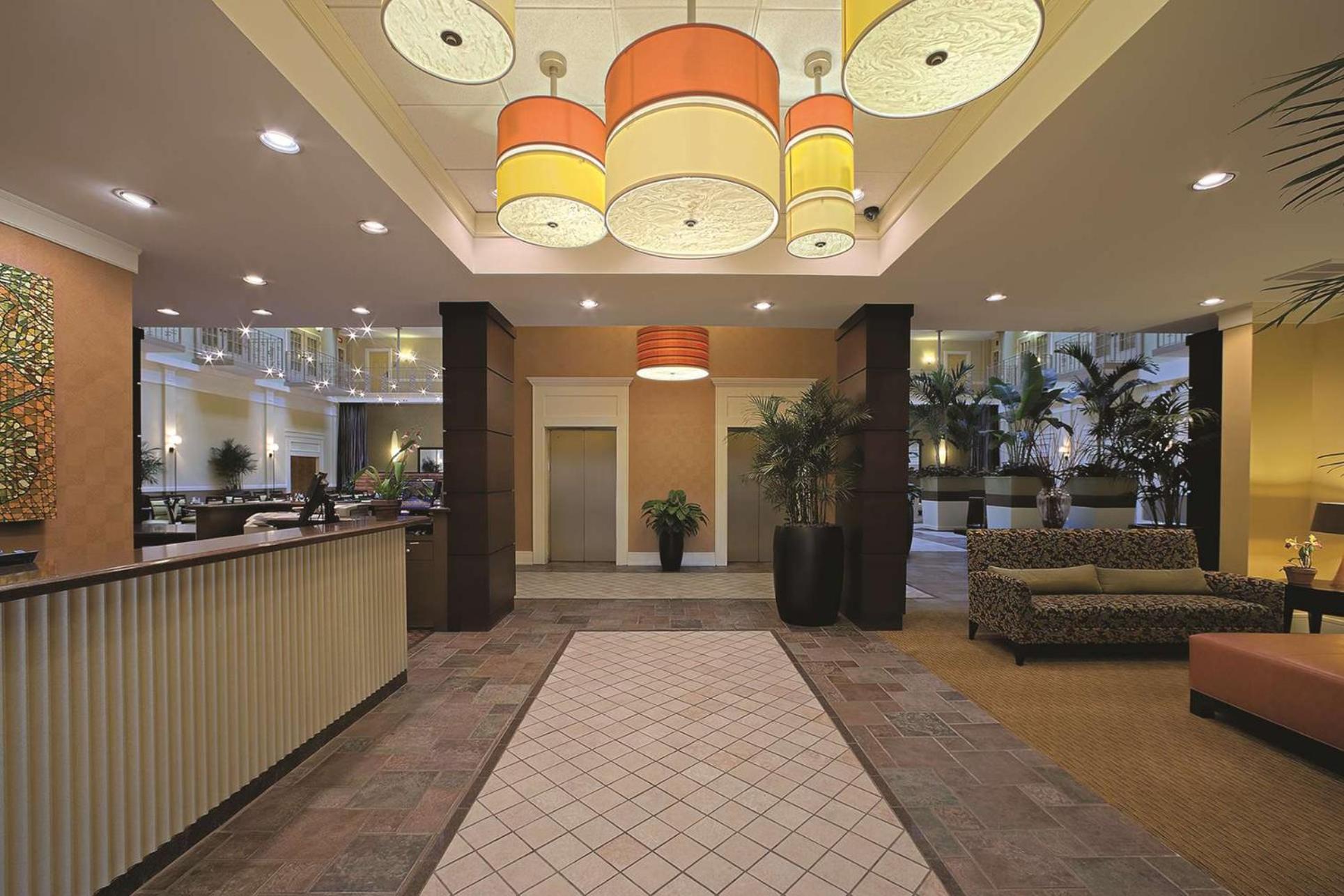 Doubletree Suites By Hilton At The Battery Atlanta Smyrna Exteriör bild